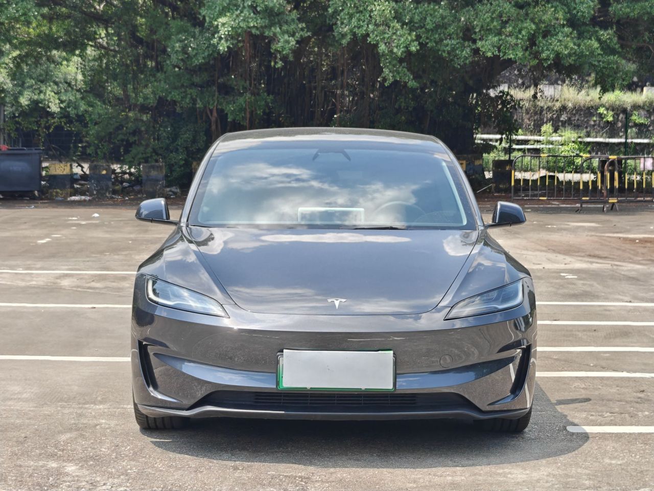Model 3 2023 Long Range AWD photo 2