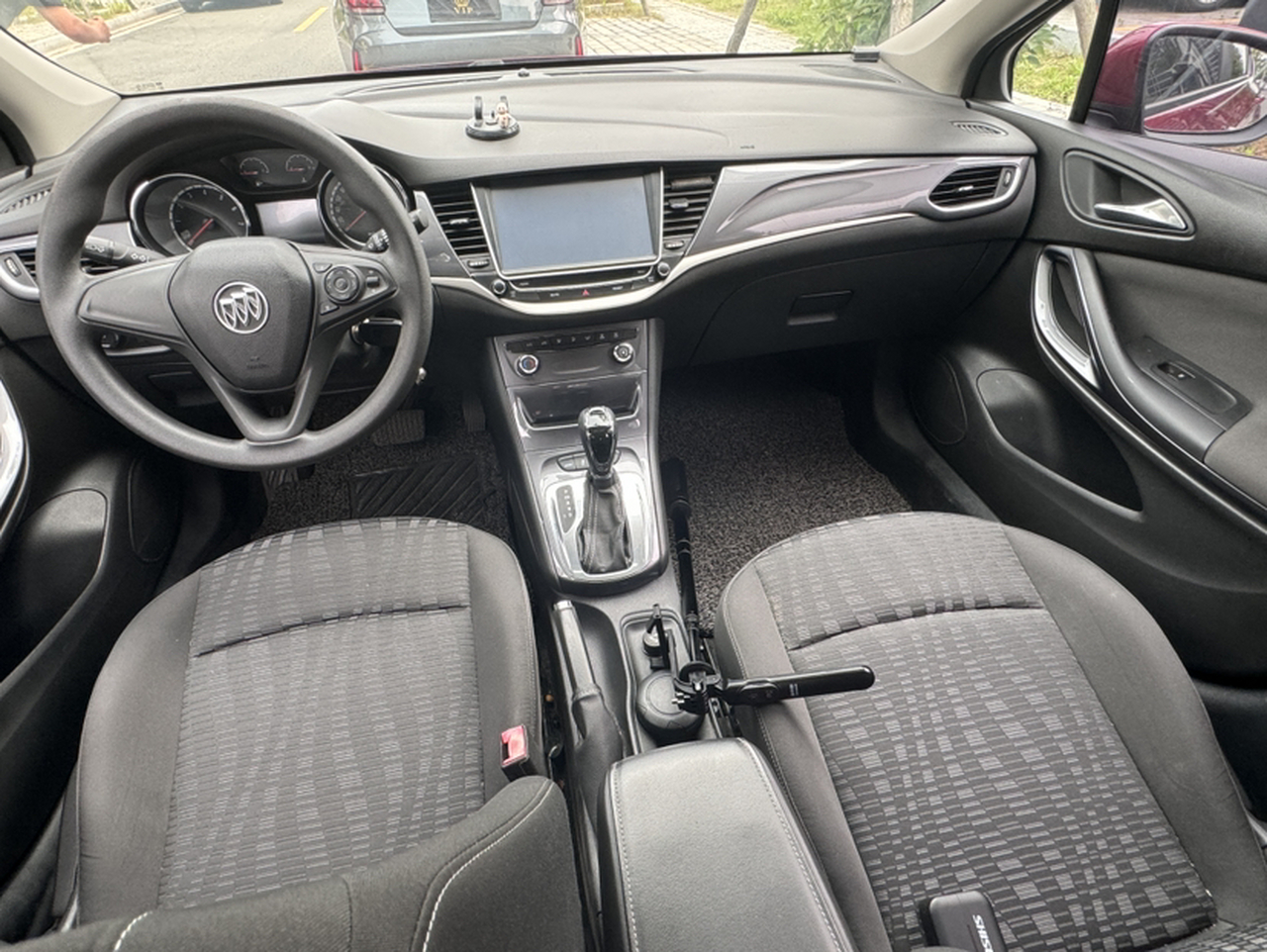 Verano 2016 Hatchback 15S AT Progressive photo 3