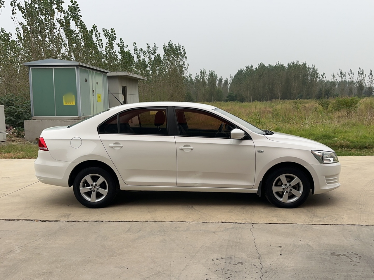 Santana 2013 1.6L AT photo 4
