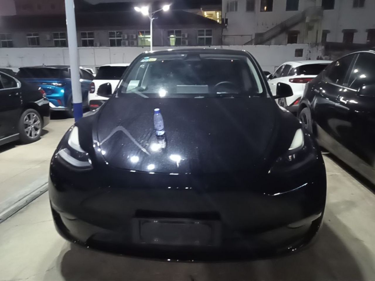 Model Y 2021 Standard Range RWD photo 2