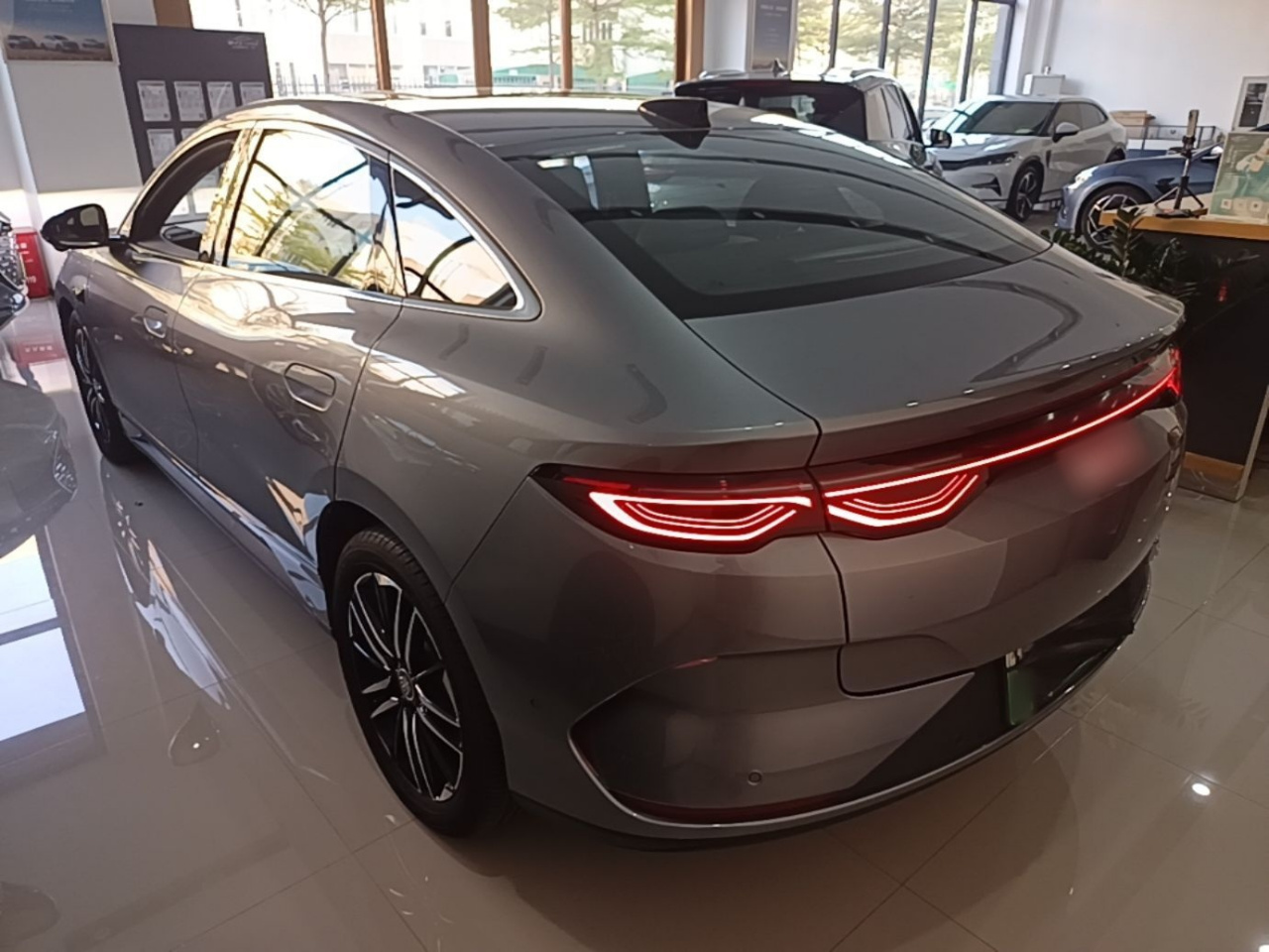 Qin L 2025 EV 545KM Excellence photo 4