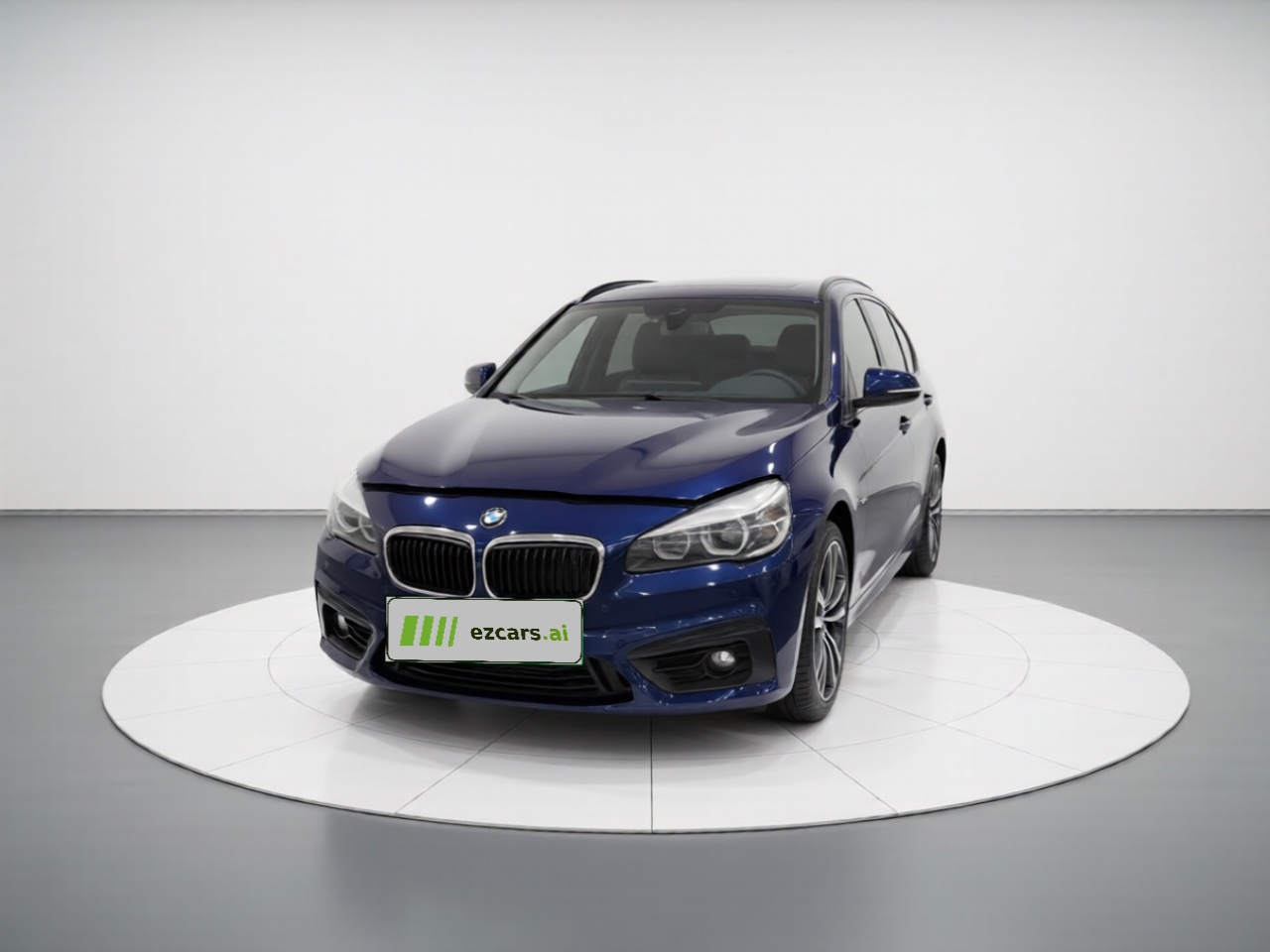 2 Series Wagon 2015 218i Leading