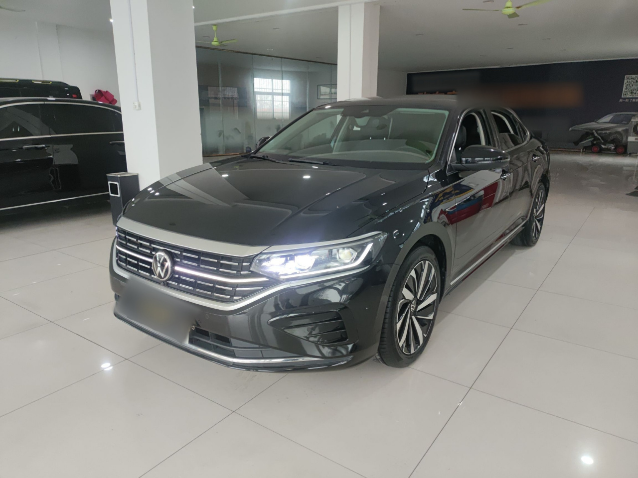 Passat 2023 380TSI Luxury