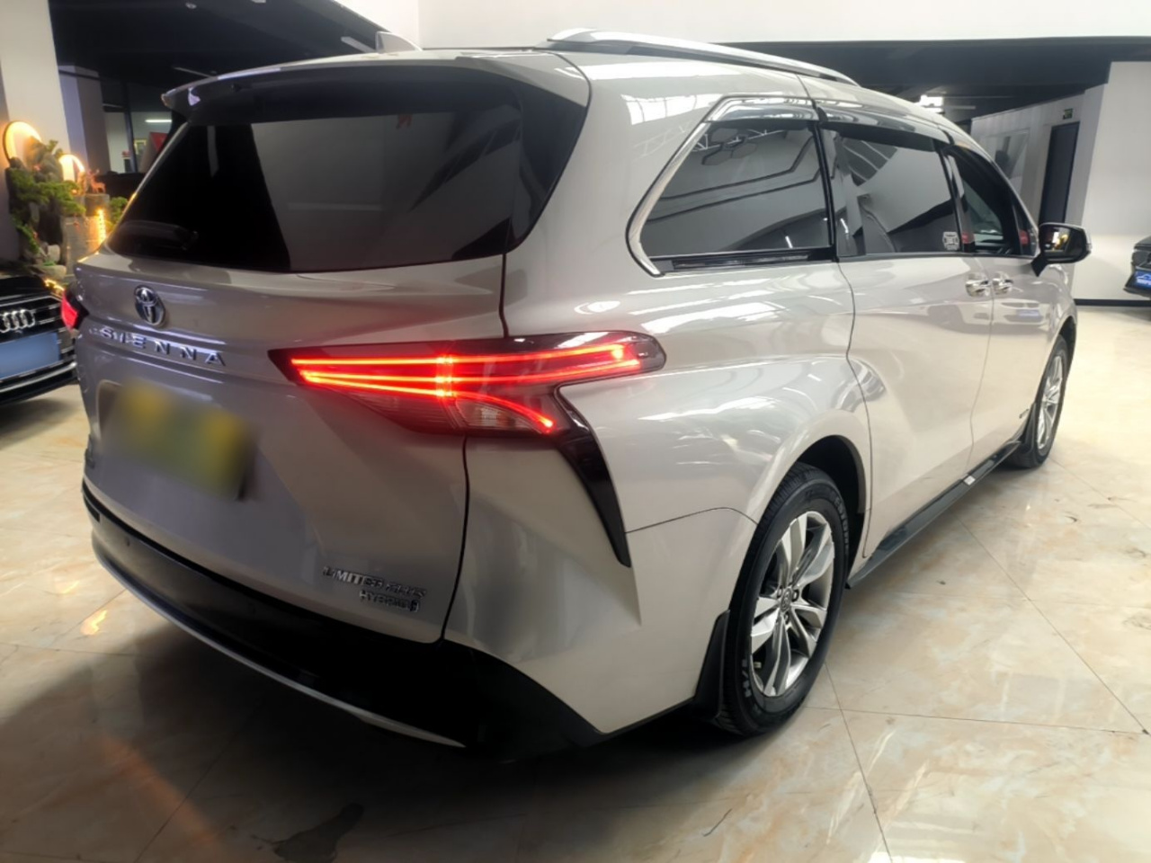 Sienna 2021 2.5L Hybrid Supreme photo 4