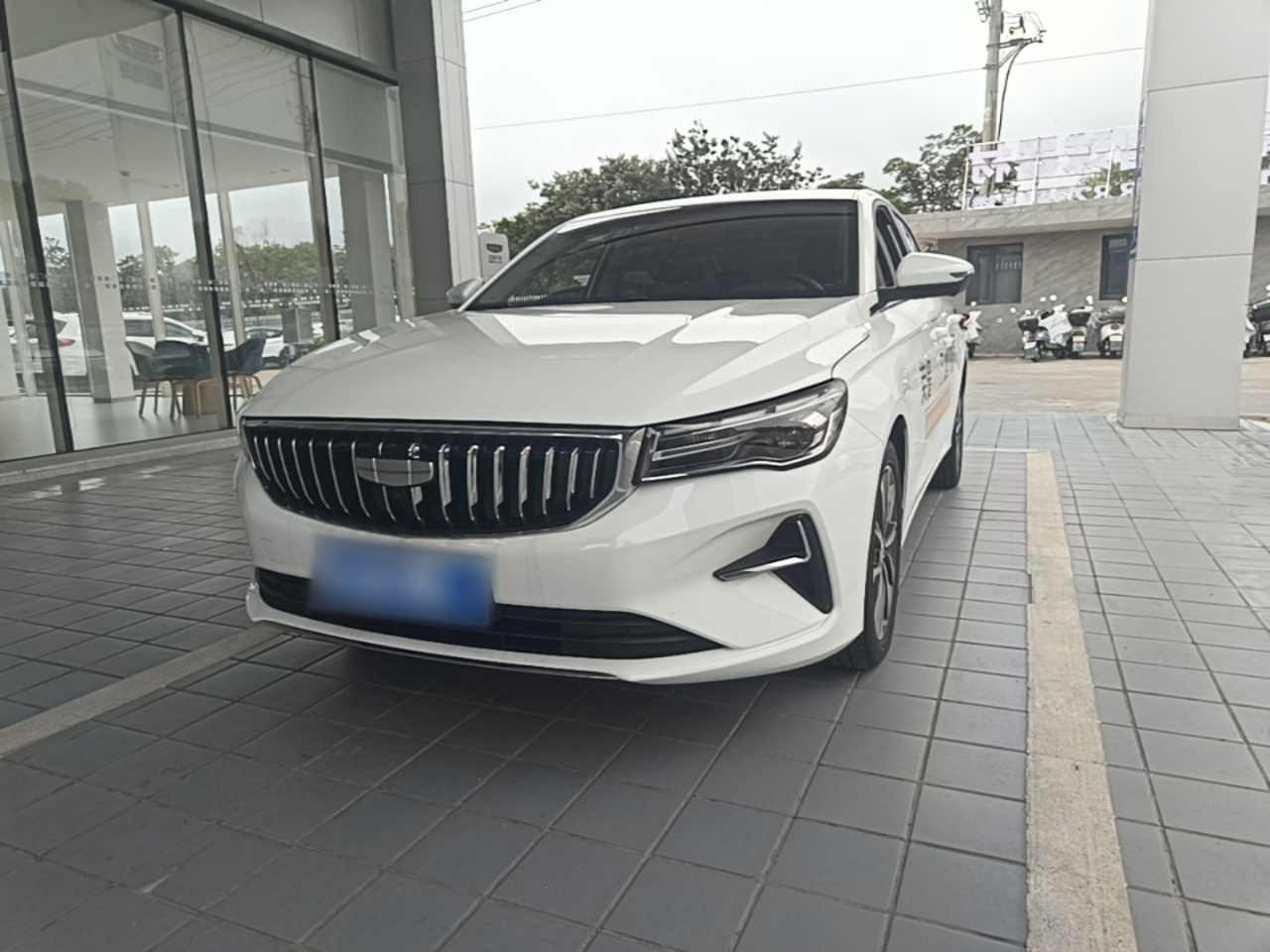 Emgrand 2026 400 1.5L CVT