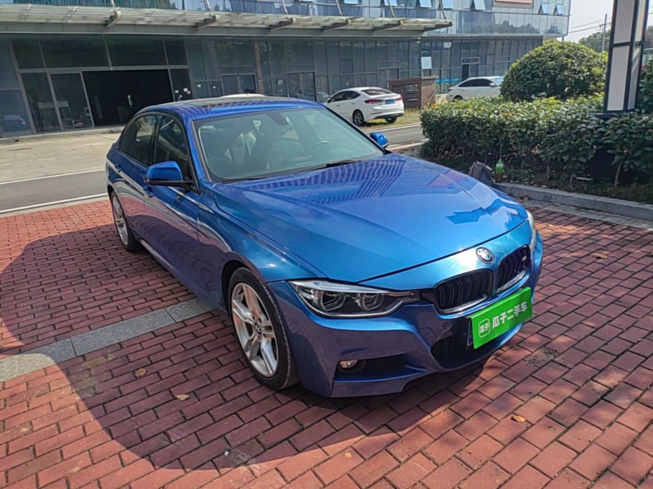 3 Series 2017 320Li M Sport photo 3