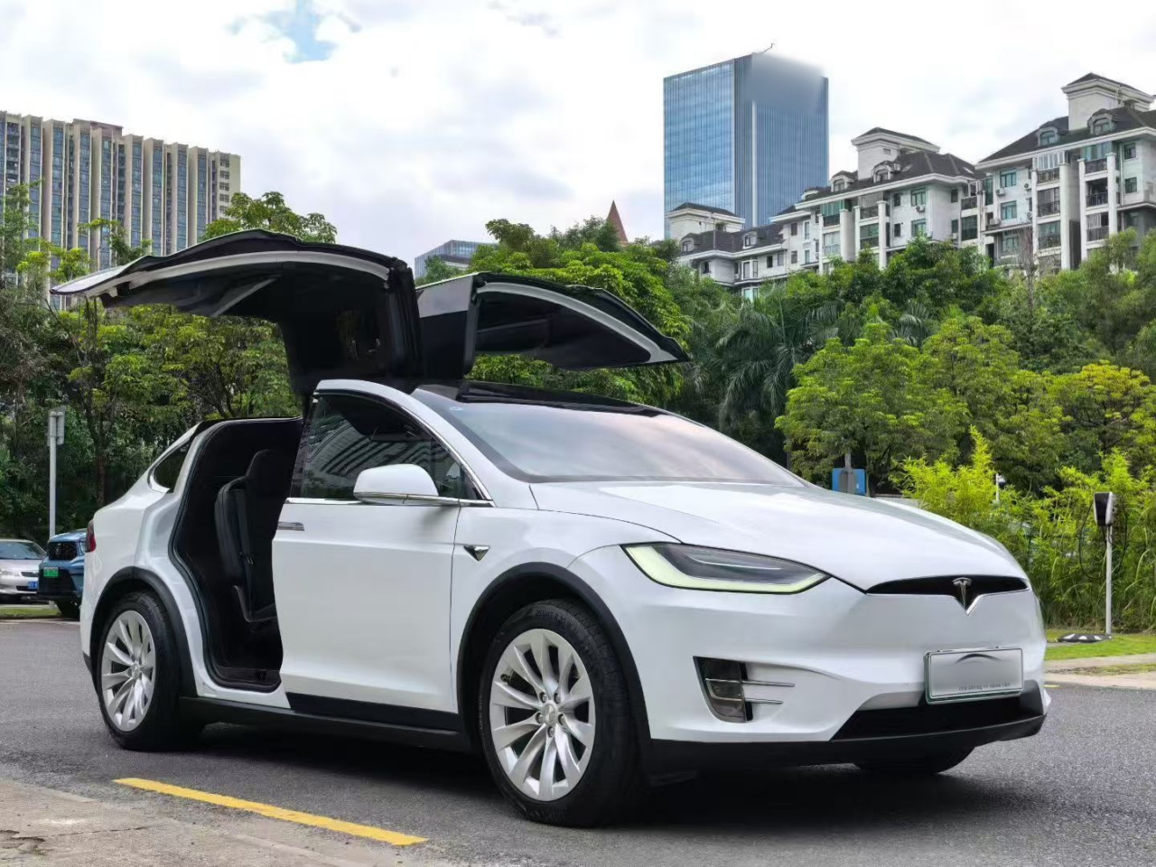 Model X 2020 Long Range Upgraded photo 4