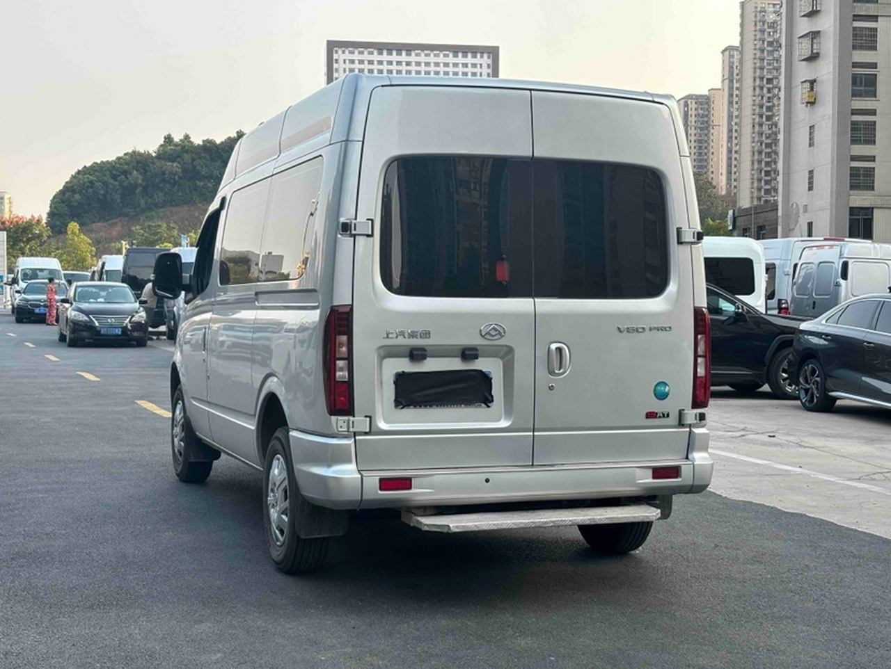 MAXUS V80 2025 PRO 2.0T AT Short Wheelbase 7/8/9-Seater photo 4