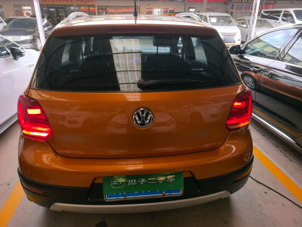 2014 1.6L Cross Polo AT photo 3