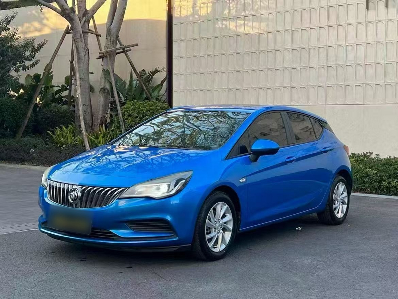 Verano 2016 Hatchback 15S AT Leading