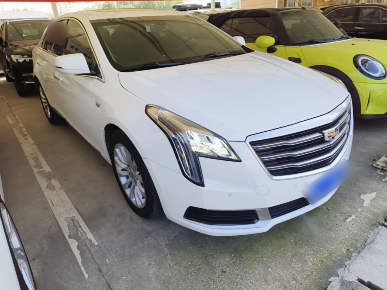 XTS 2018 28T Tech photo 3