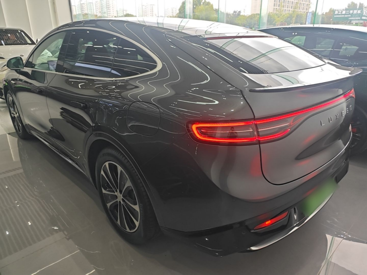 HIMA Luxeed R7 2025 EREV 251km Max photo 4