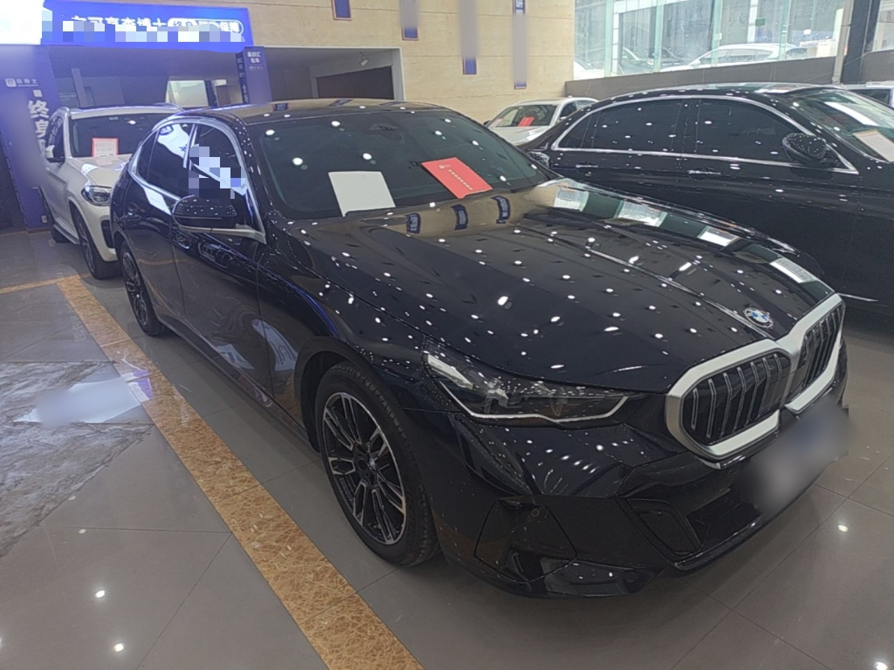 5 Series 2025 530Li Leading M Sport Package photo 3