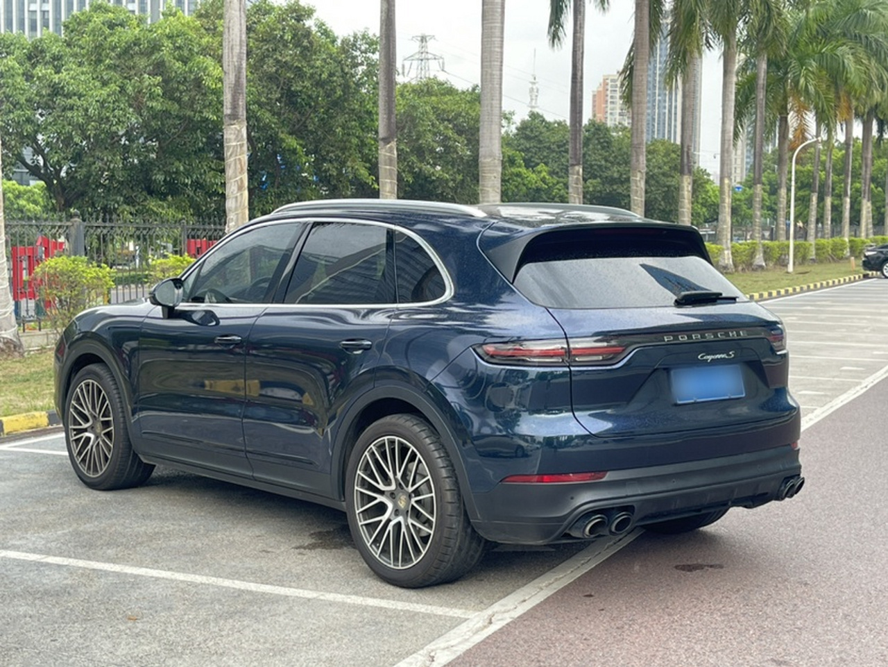 2019 Cayenne 3.0T photo 2