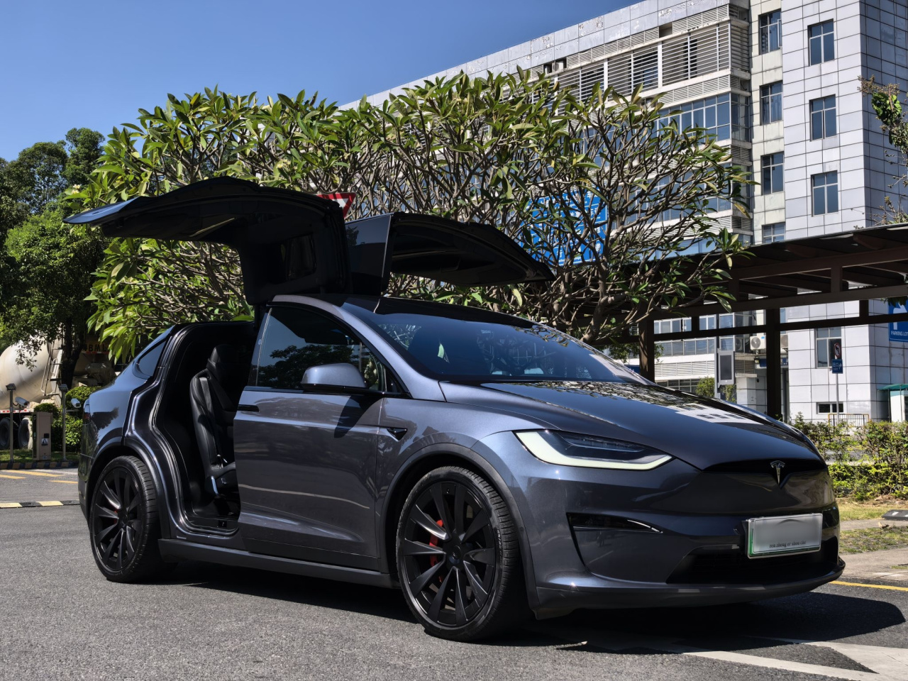 Model X 2023 AWD Plaid photo 3