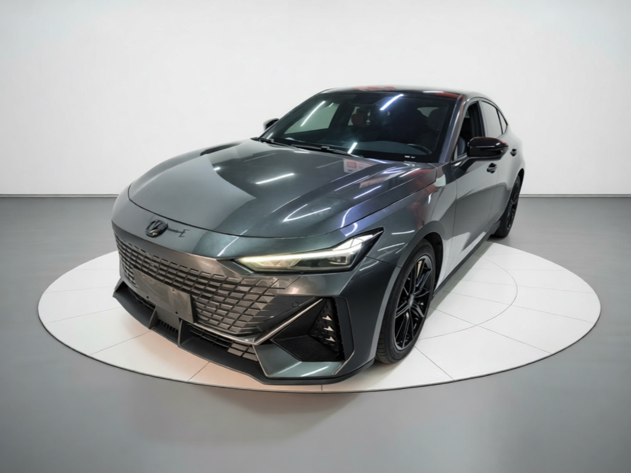 UNI-V 2022 1.5T Premium