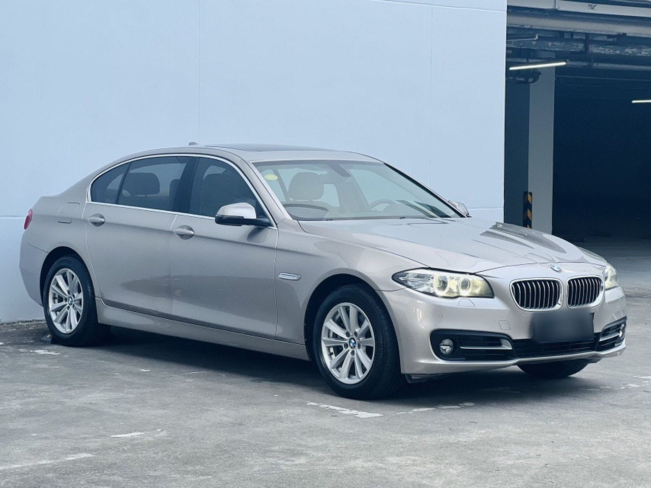 5 Series 2014 520Li photo 2