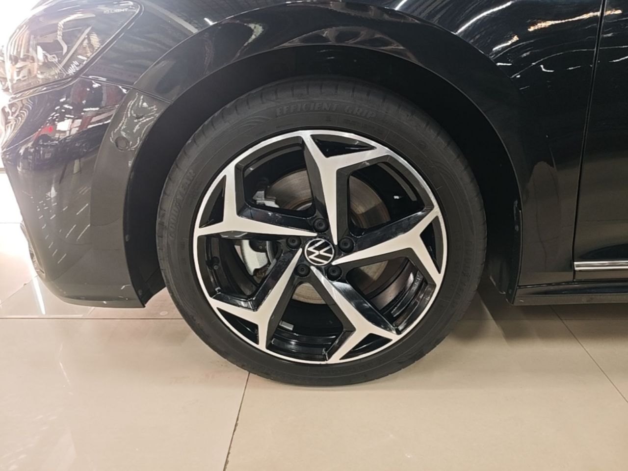 Passat 2024 380TSI Luxury photo 4