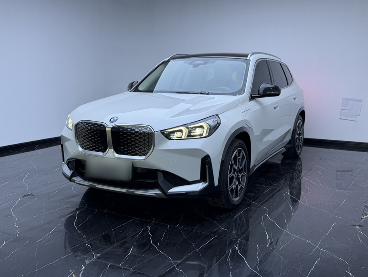 iX1 2023 xDrive30L X Design Package