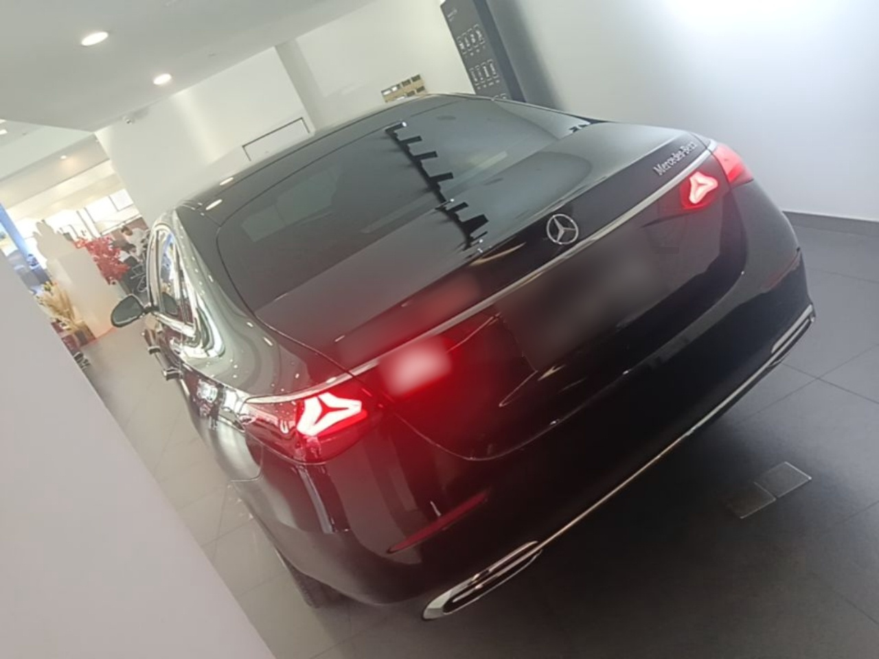 E-Class 2026 E 300 L Luxury photo 4