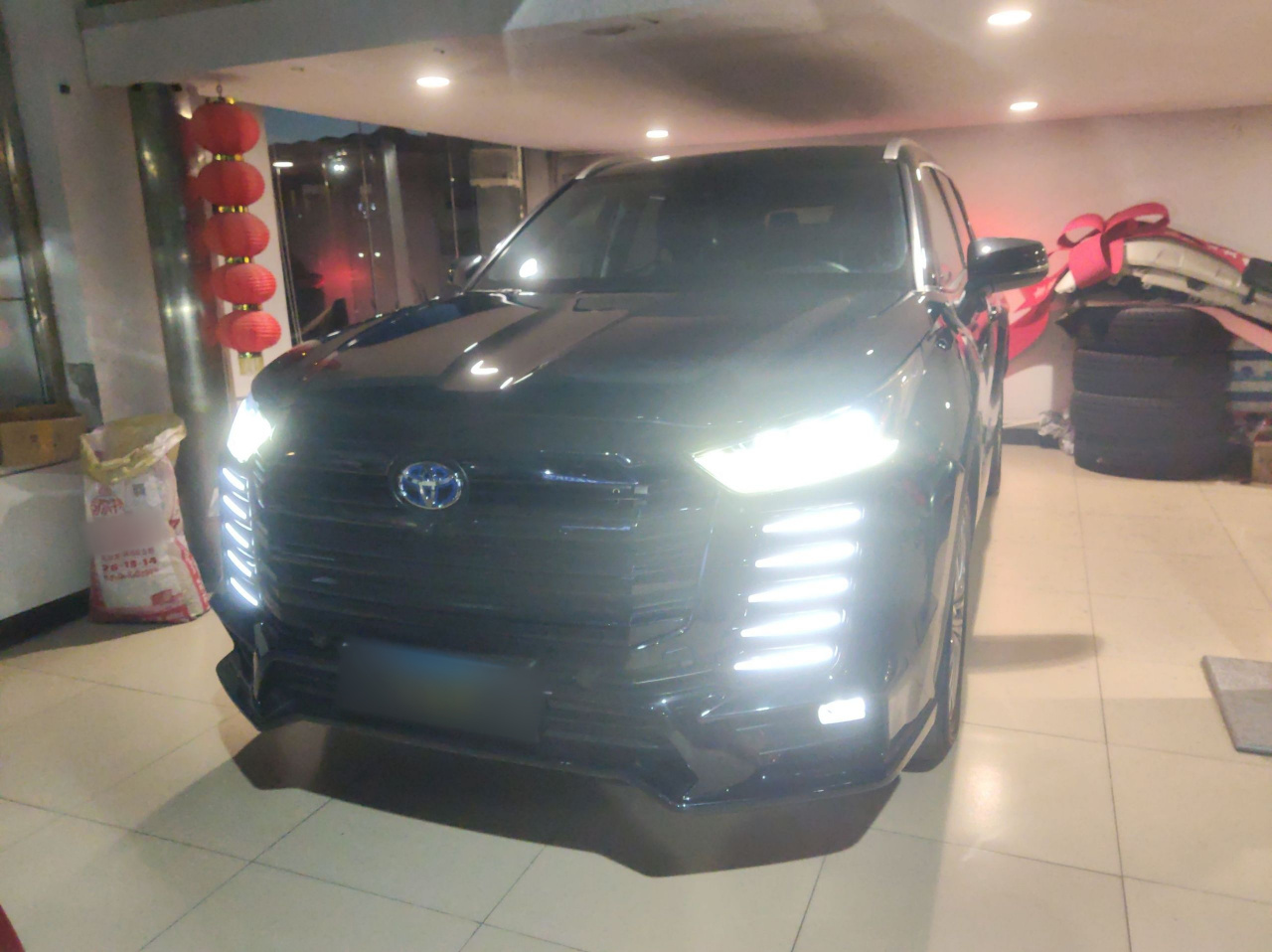 Highlander 2022 Hybrid 2.5L AWD Premium 7-Seater photo 2