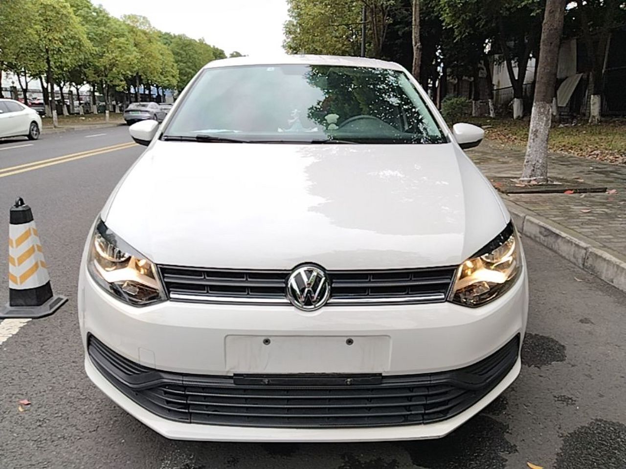 Polo 2018 1.5L AT photo 2