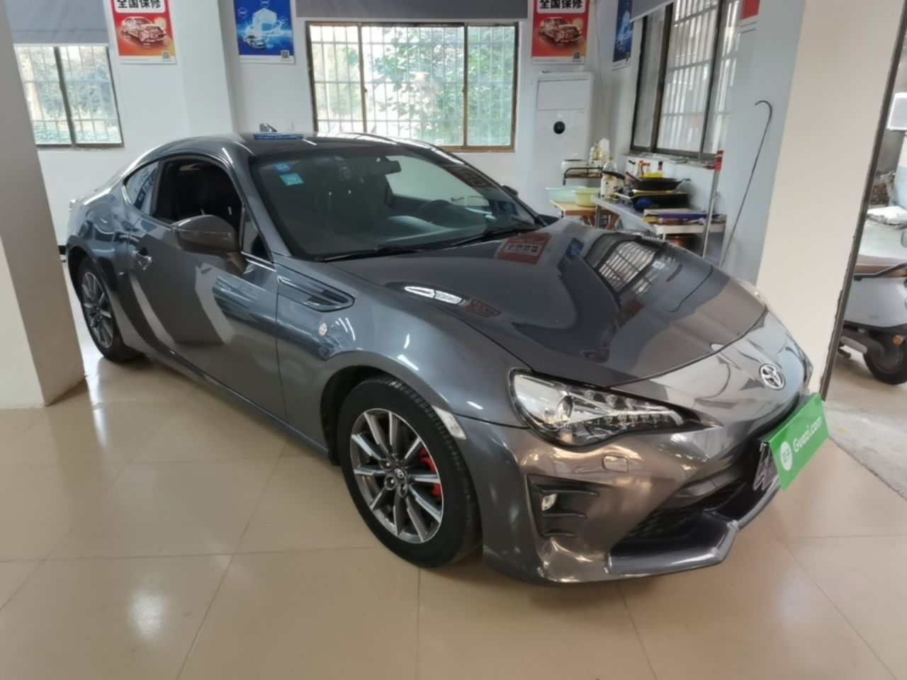 86 2019 2.0L AT Luxury photo 3