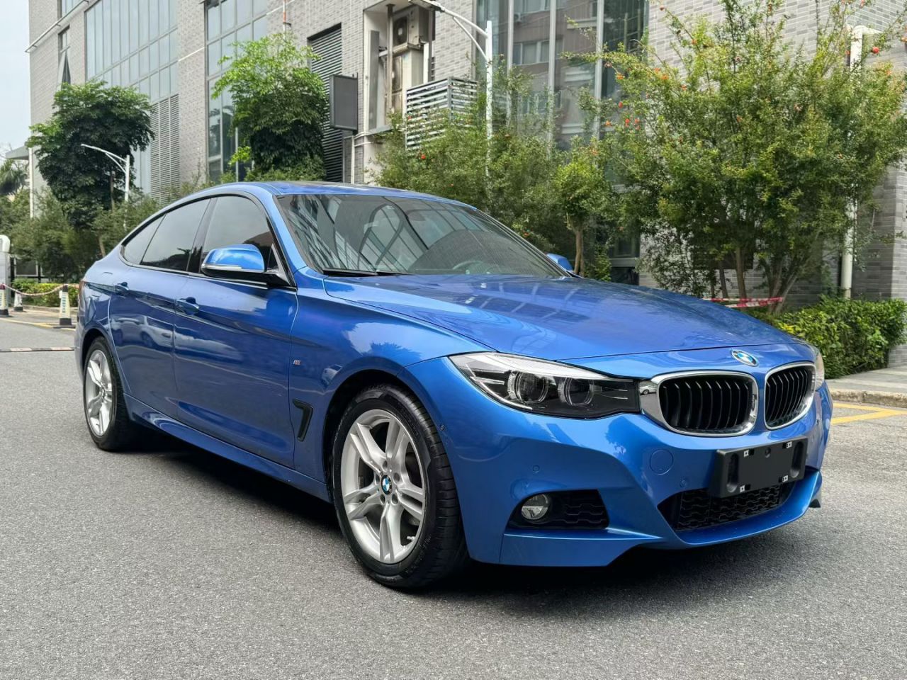 3 SeriesGT 2019 320i M Sport Package photo 4