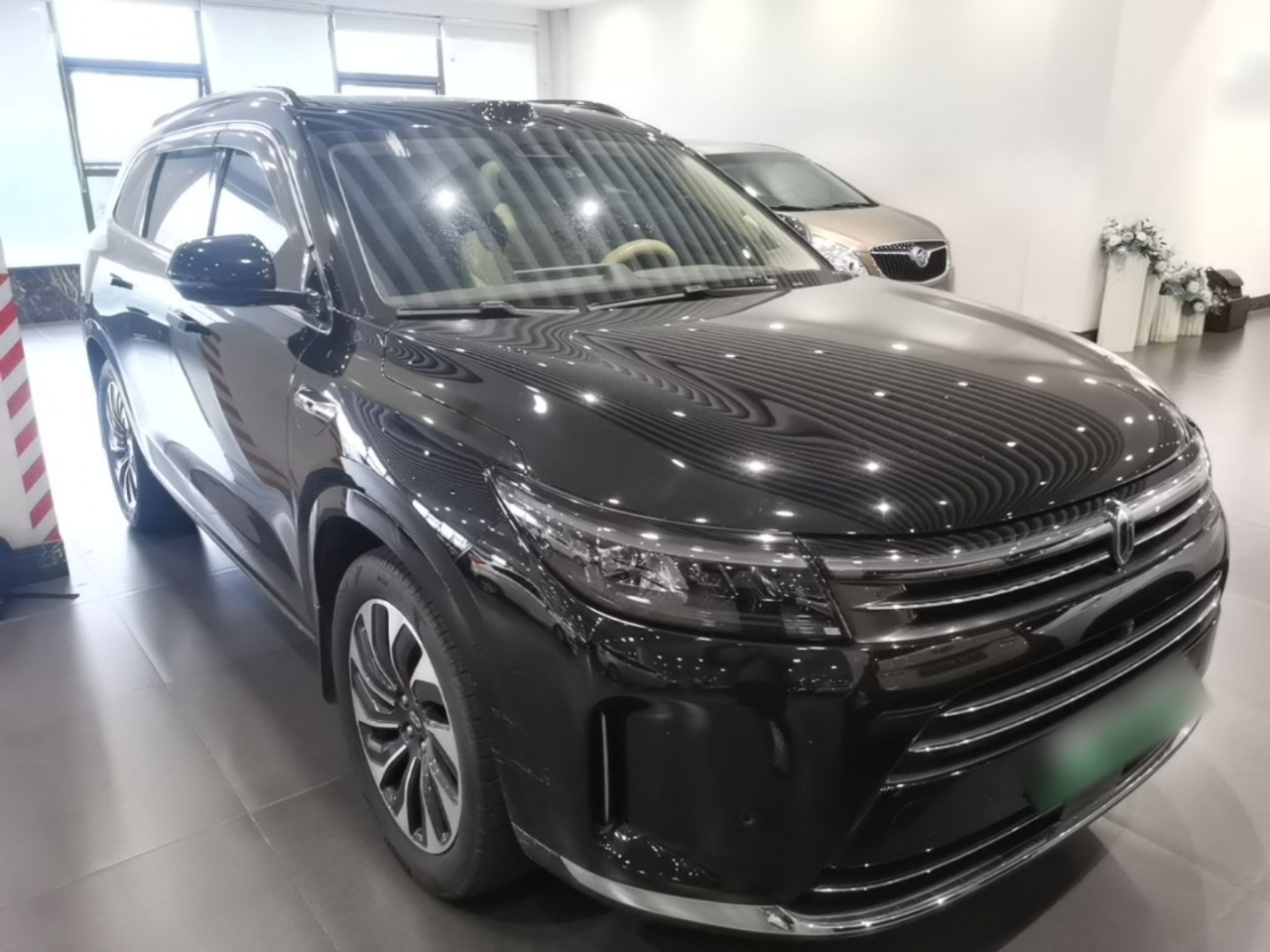 HIMA AITO M7 2024 1.5T ADAS AWD Max 5-Seater photo 3
