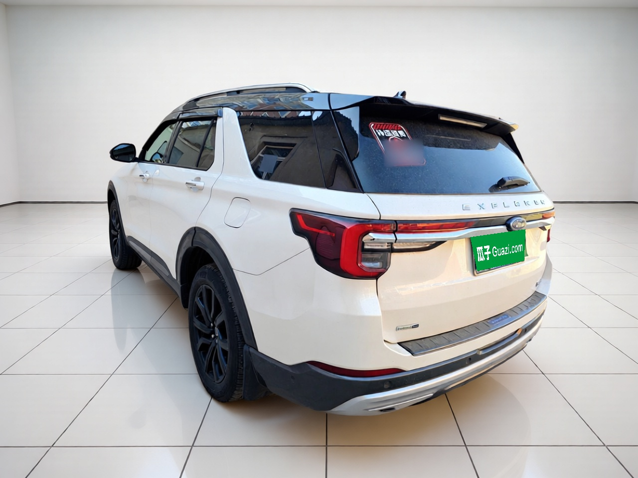 Explorer 2023 EcoBoost 285 AWD Titanium 6-Seater photo 4