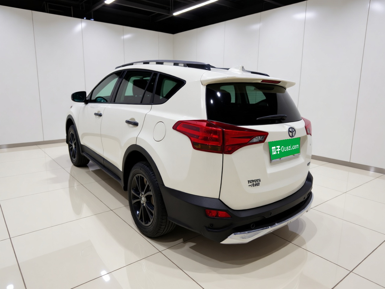 RAV4 2013 2.5L AT AWD Premium photo 4