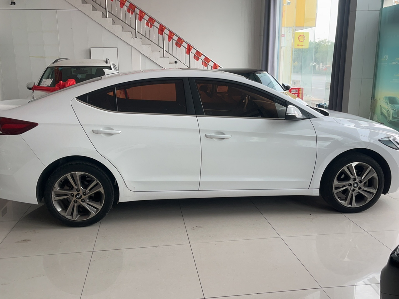 Elantra 2016 1.6L AT Smart Elite photo 3
