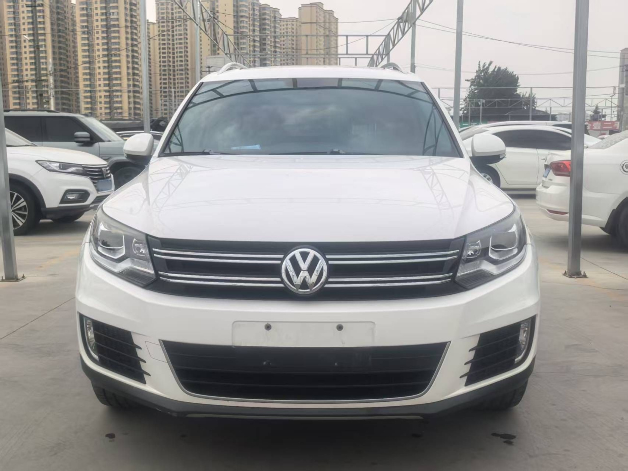 Tiguan 2015 1.8TSI AT AWD Luxury photo 2