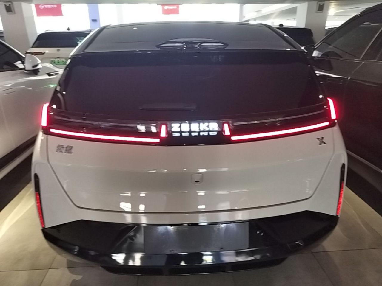 X 2023 RWD YOU 4-Seater photo 5