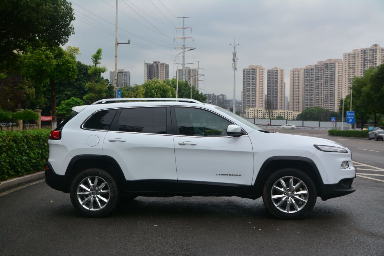 Cherokee Imported 2014 2.4L photo 4