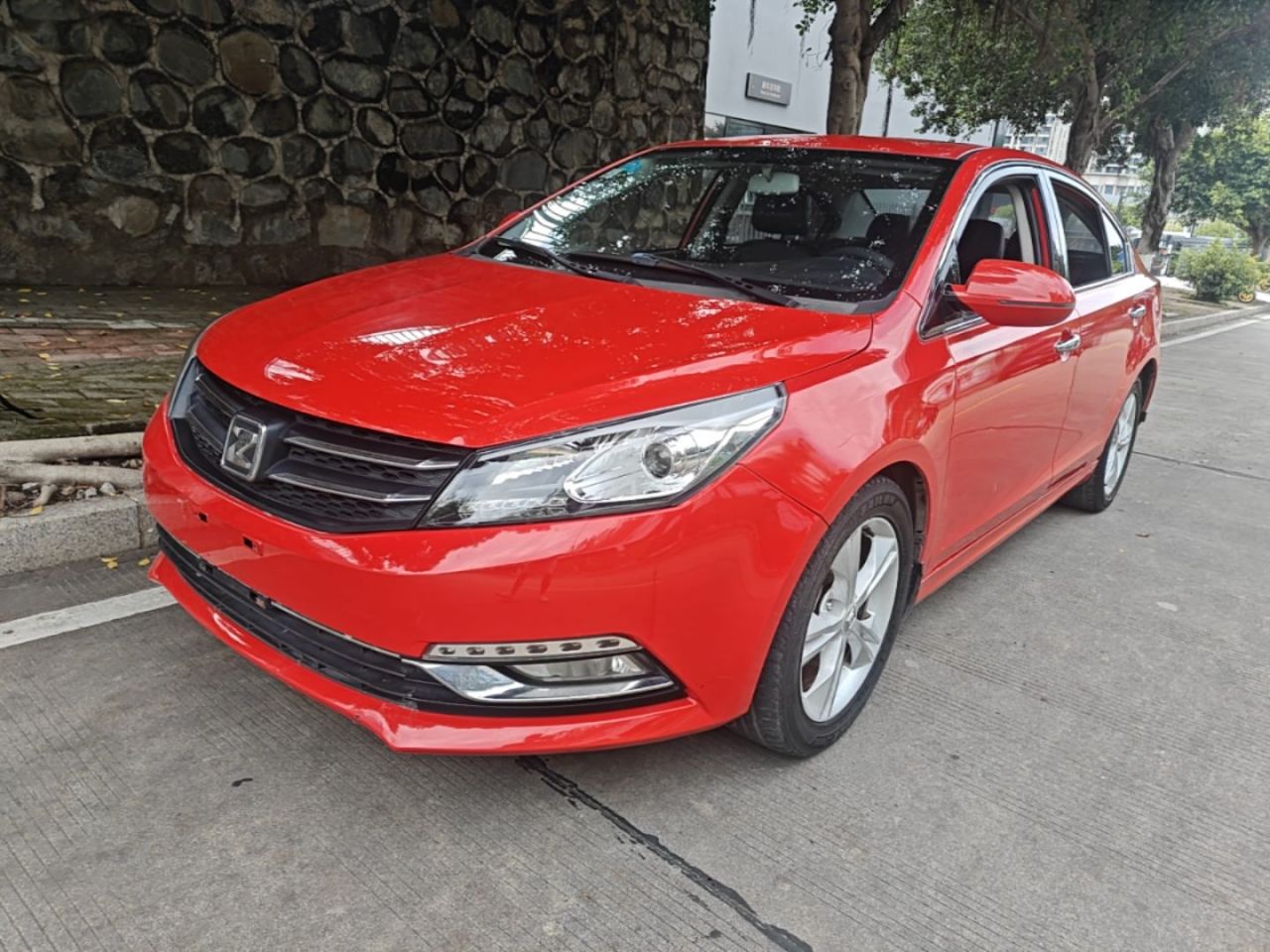 Z500 2015 1.5T CVT Premium