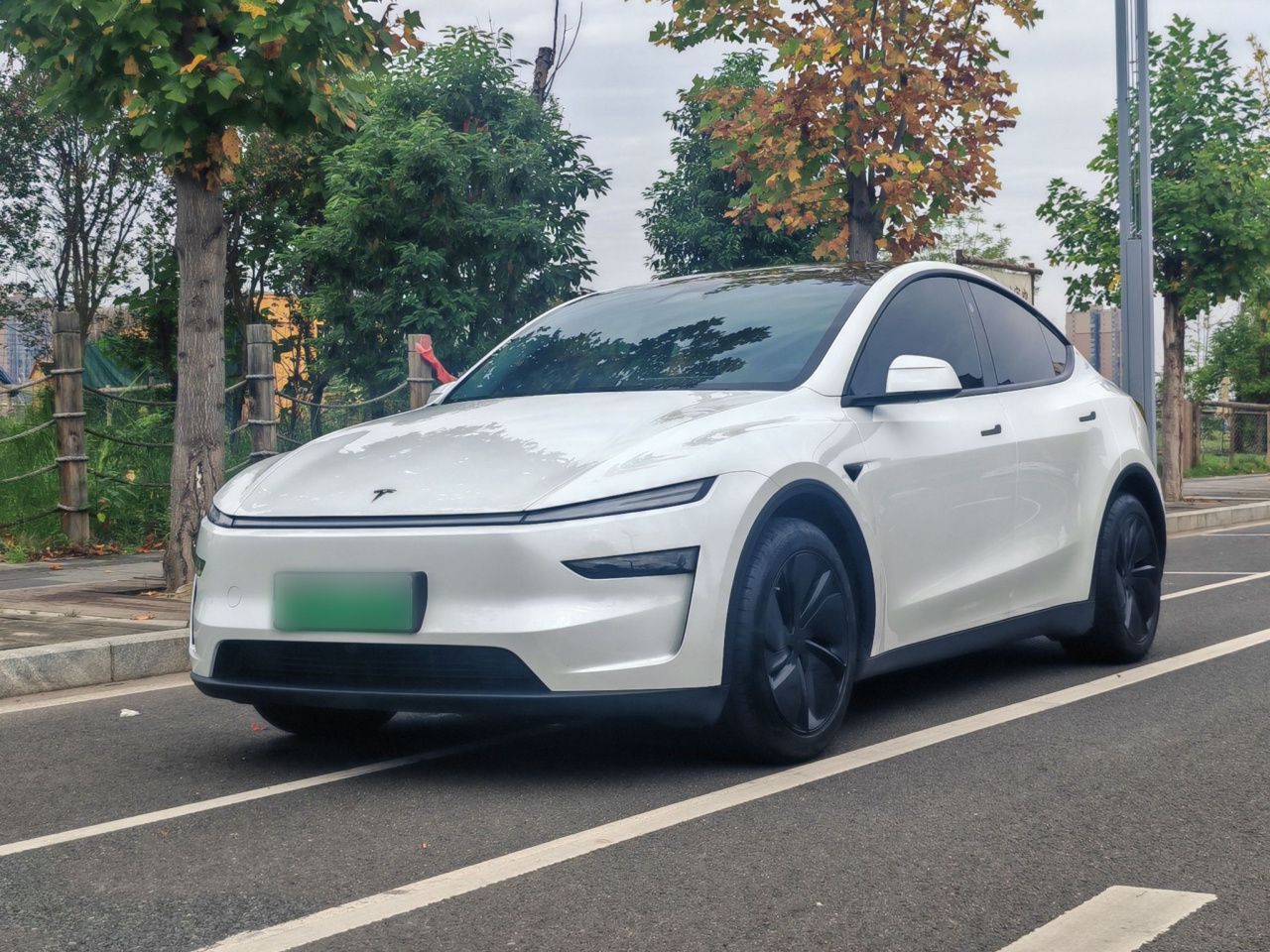 Model Y 2025 RWD