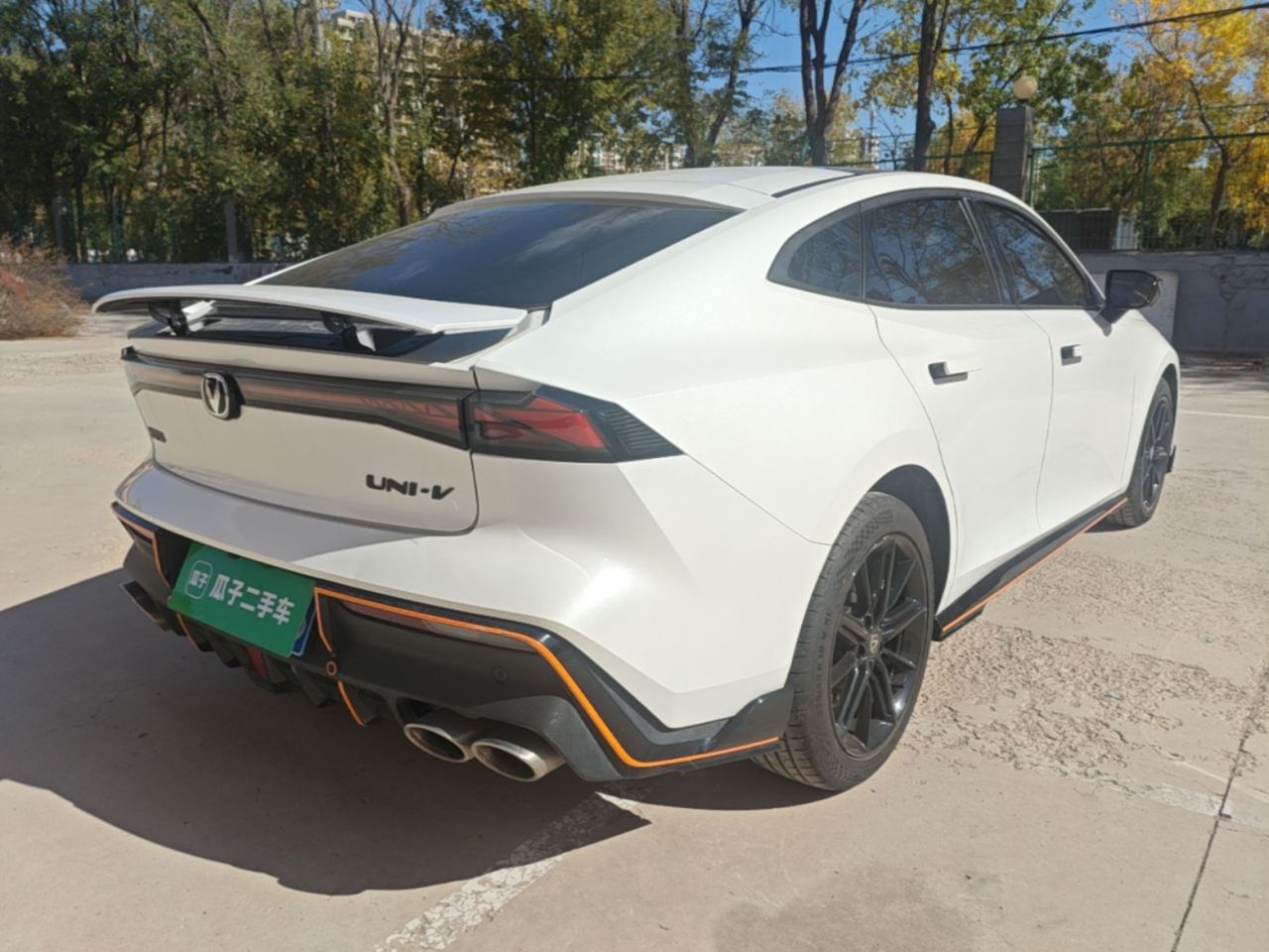 UNI-V 2023 2.0T photo 4