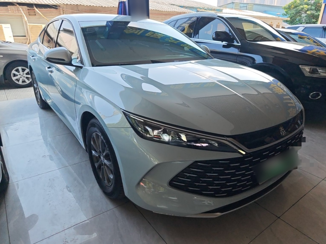 Qin L 2024 DM-i 80KM Leading photo 3