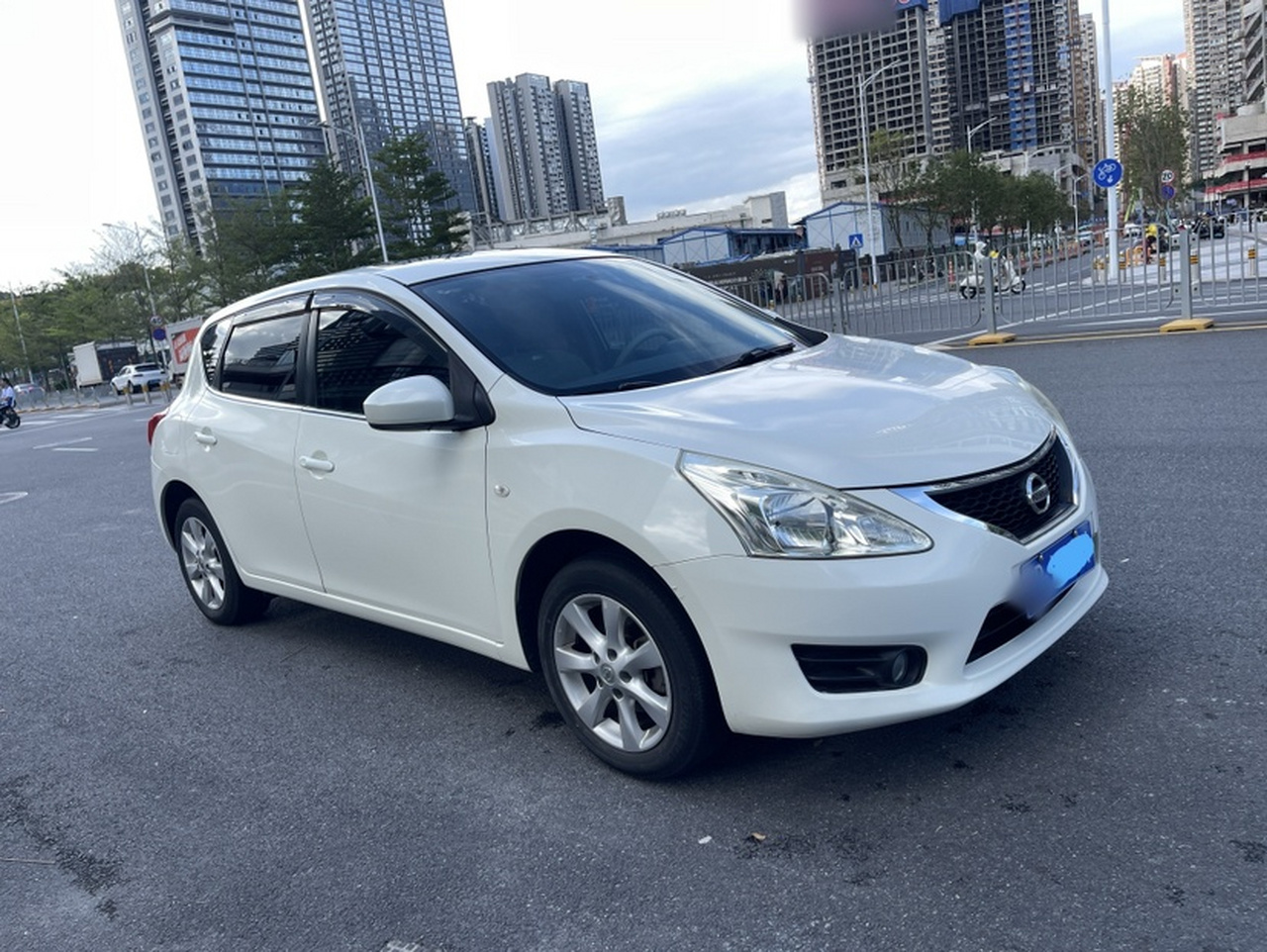 Tiida 2011 1.6L CVT Smart photo 3