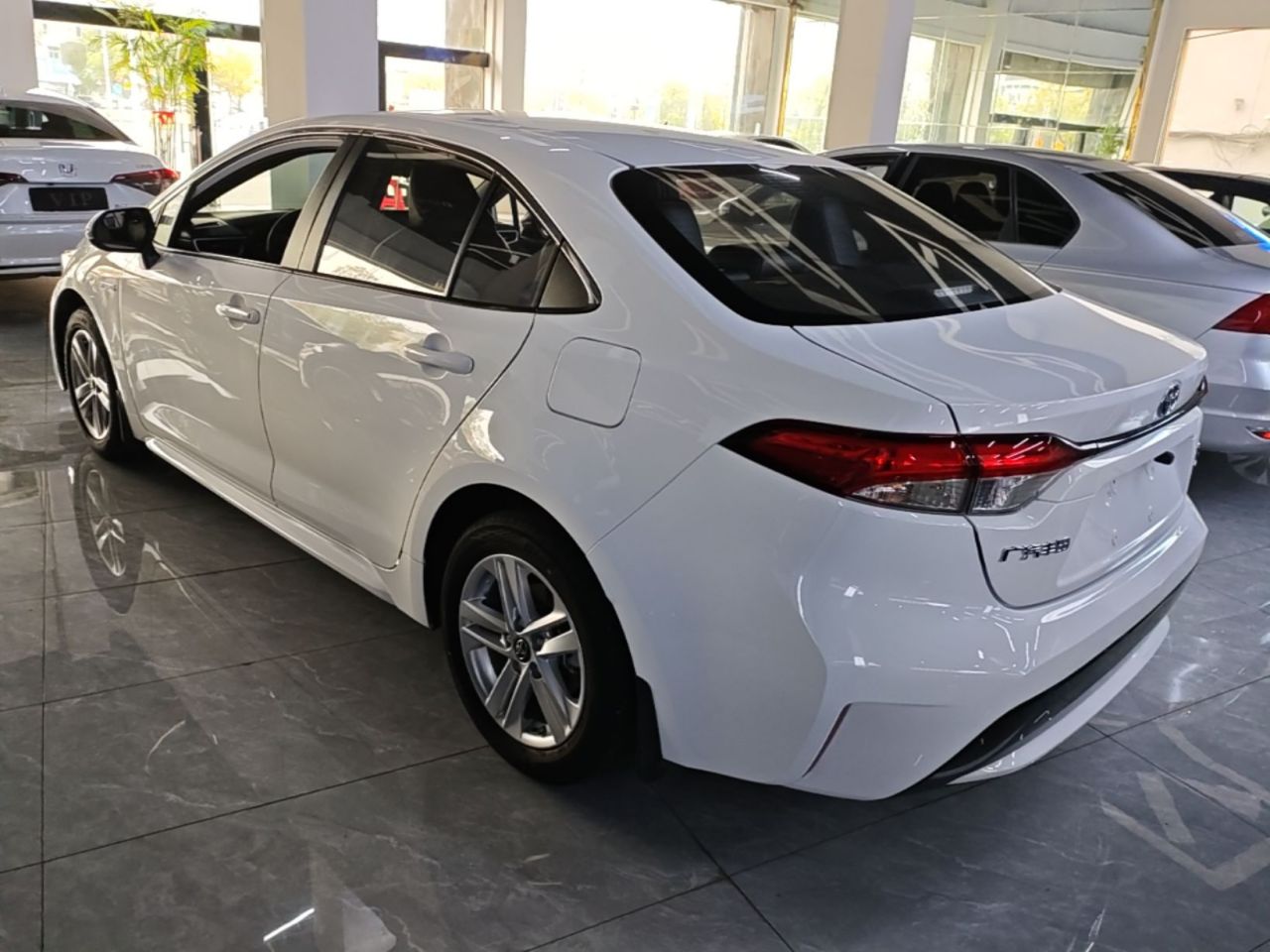 Levin 2022 Hybrid 1.8H E-CVT Luxury photo 4