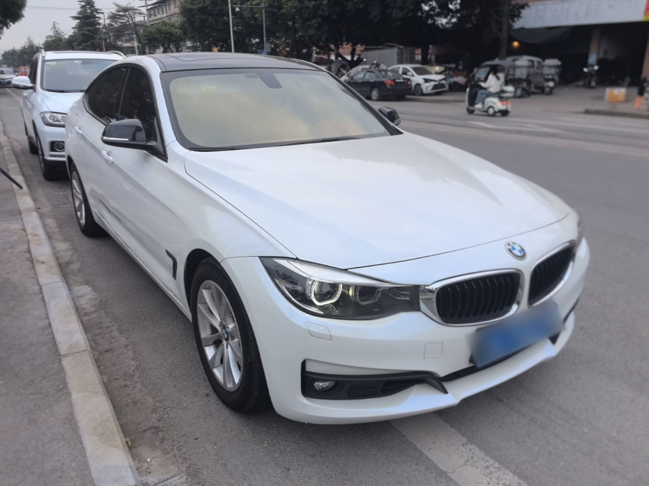 3 SeriesGT 2017 320i Fashion photo 3