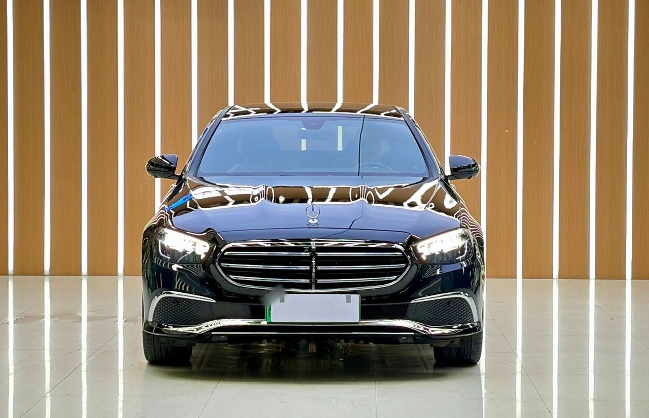 E-Class EV 2022 Facelift E 350 e L PHEV Sport photo 4
