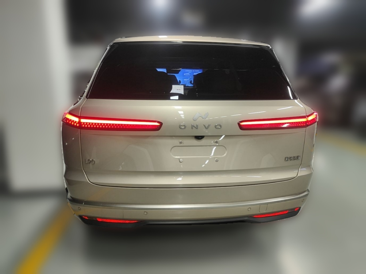 L90 2025 Max 6-Seater 60 photo 5