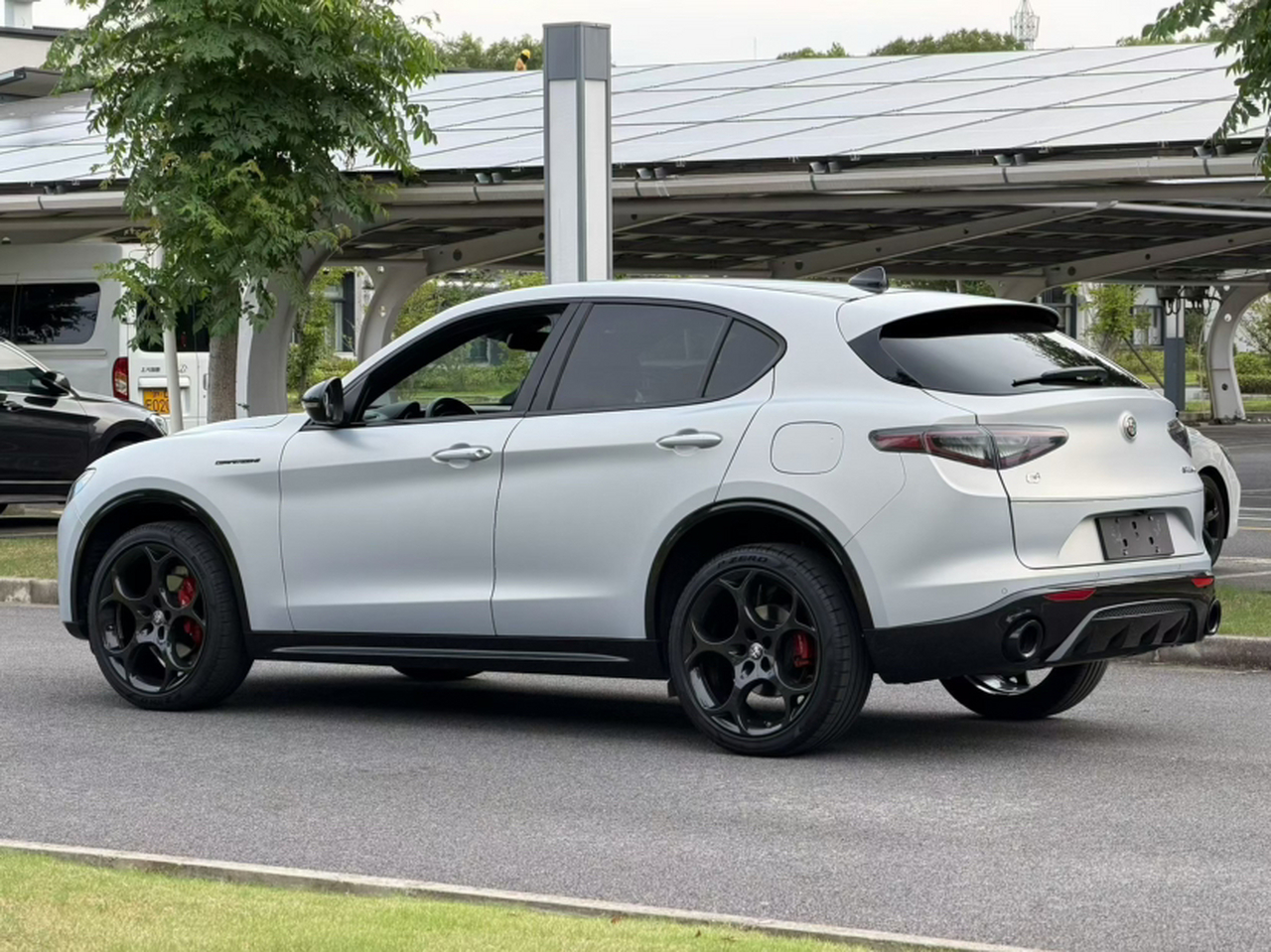 Alfa Romeo Stelvio 2023 2.0T 280HP Competizione photo 4