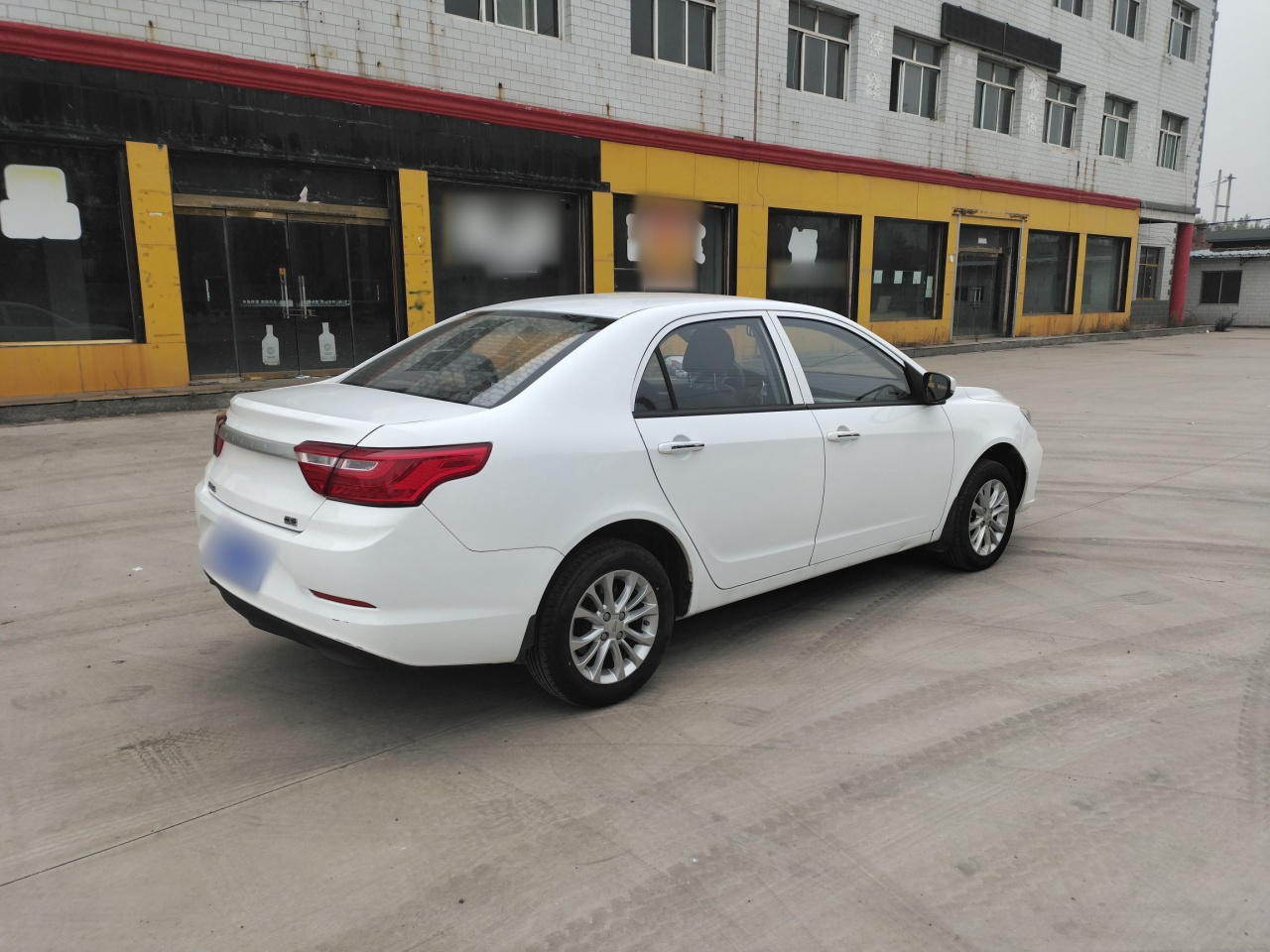 Vision 2020 1.5L MT Value photo 3