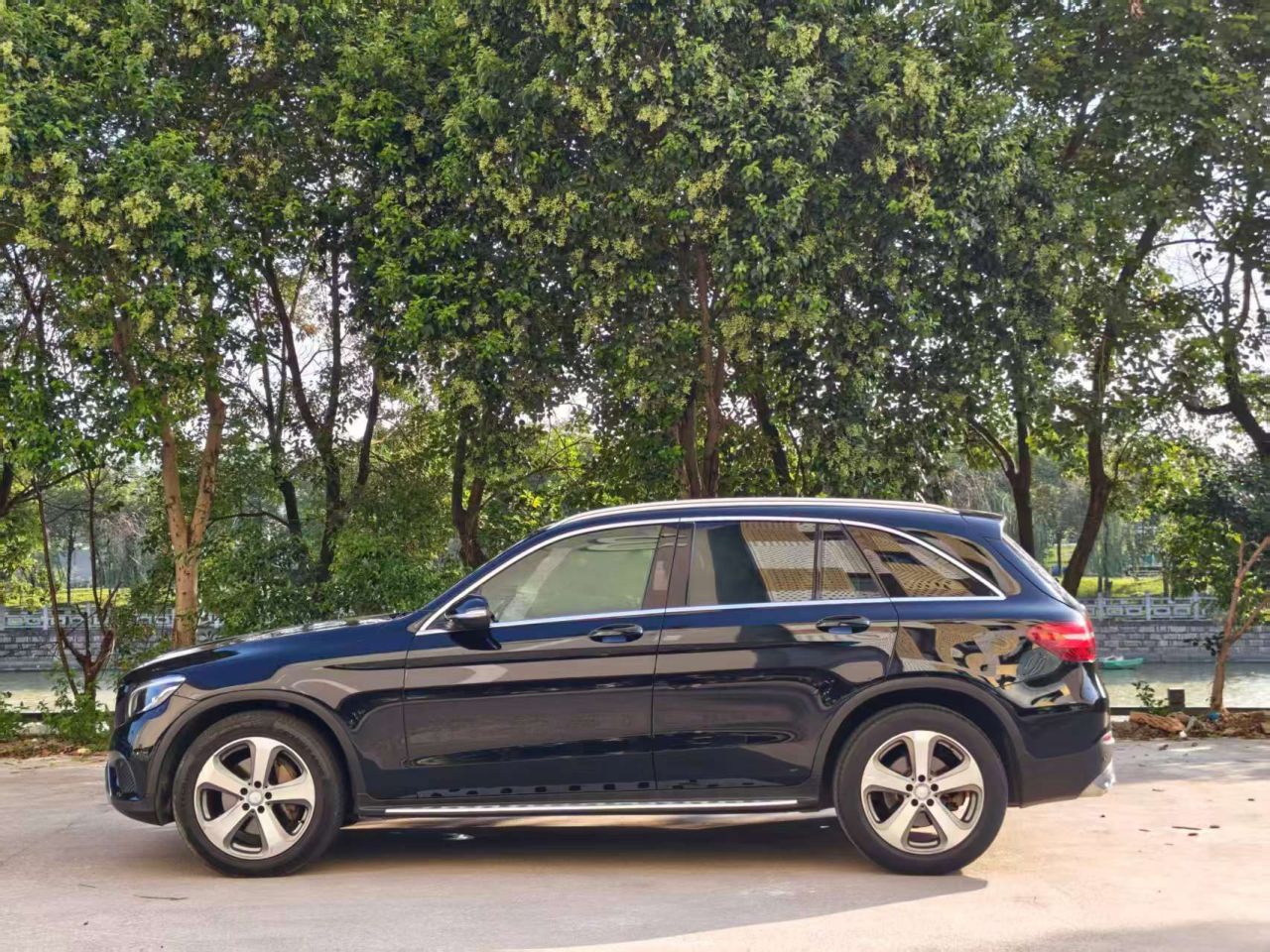 GLC 2016 GLC 260 4MATIC Luxury photo 3