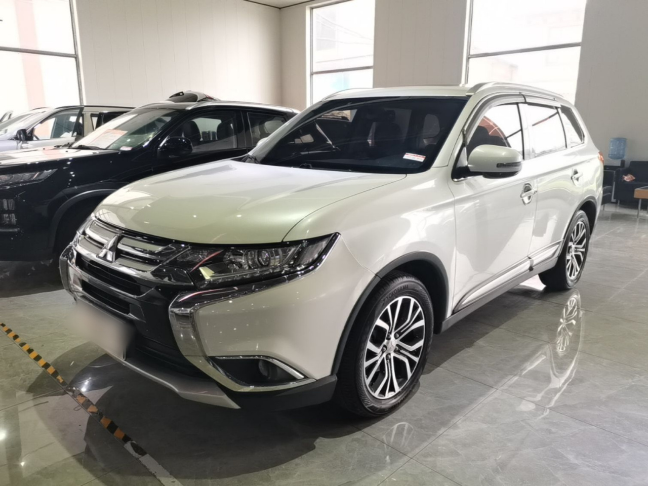 Outlander 2018 2.0L RWD Honor 5-Seater