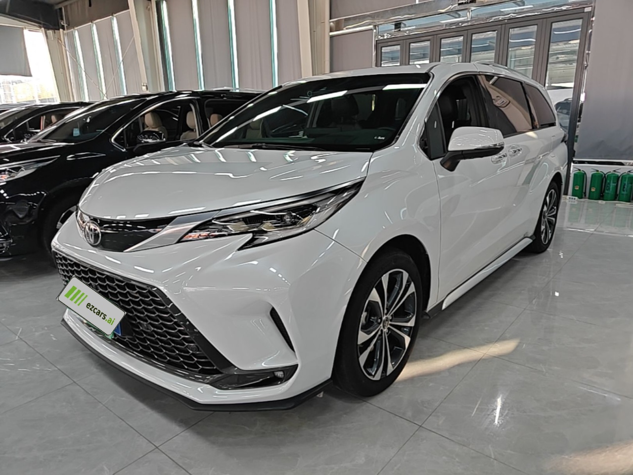 Granvia 2024 2.5L Hybrid Premium PLUS