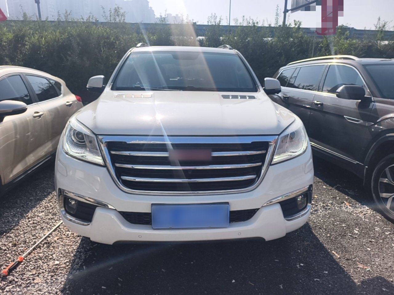 H9 2015 2.0T AWD Luxury 7-Seater photo 2